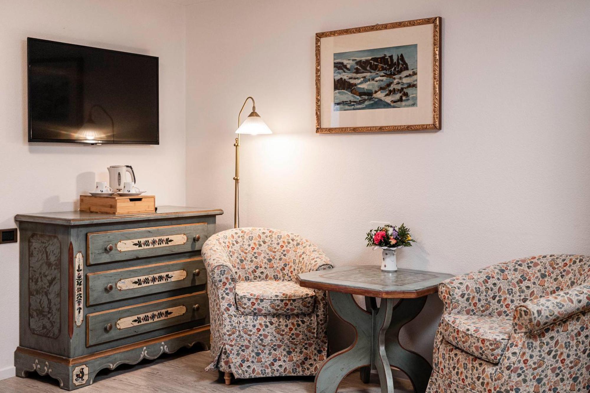 Hotel Cavallino D'Oro Bed&Breakfast Castelrotto Kültér fotó