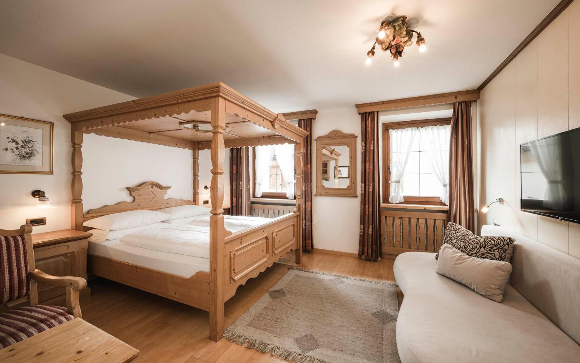 Hotel Cavallino D'Oro Bed&Breakfast Castelrotto Kültér fotó